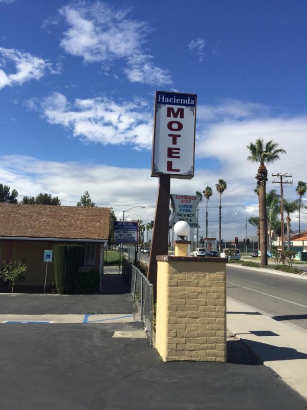 Hacienda Motel image 29